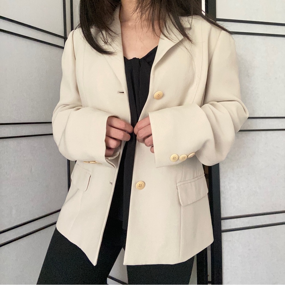 Petite Sophisticate Collectibles Ivory Cream Blazer